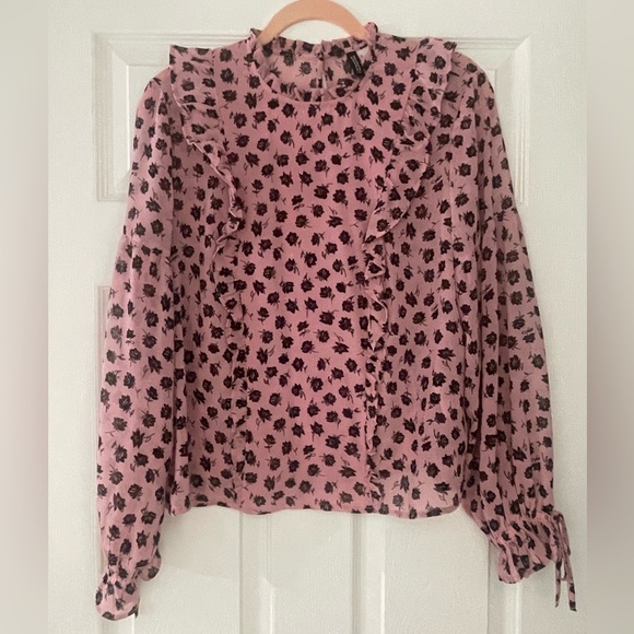 H&M Tops - H&M Ruffle Detail Printed Blouse